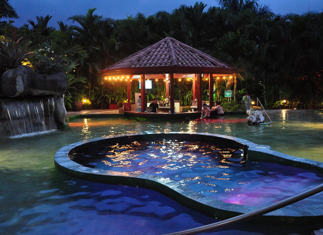 La Fortuna: Mineral Hot Springs Full Day Ticket