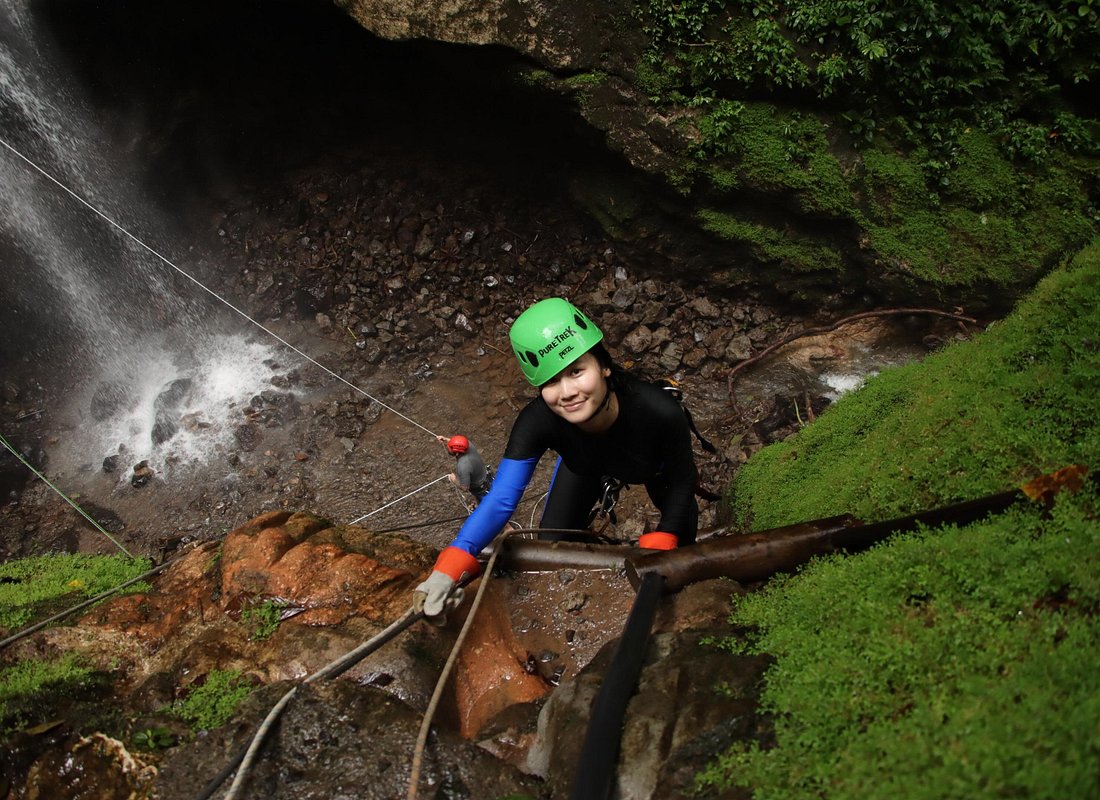 La Fortuna Ultimate Waterfall Canyoning: 4 Rappels & Monkey Drop