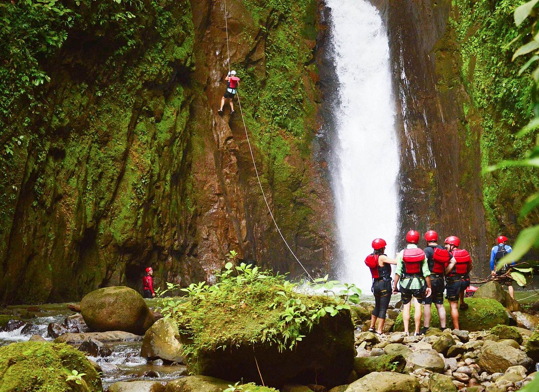 Gravity Falls Waterfall Jumping Canyoning